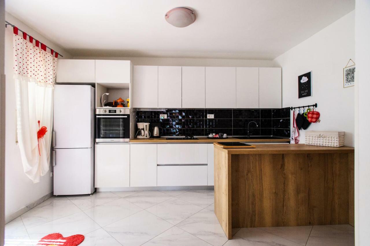 Great View Apartment Sutivan Extérieur photo